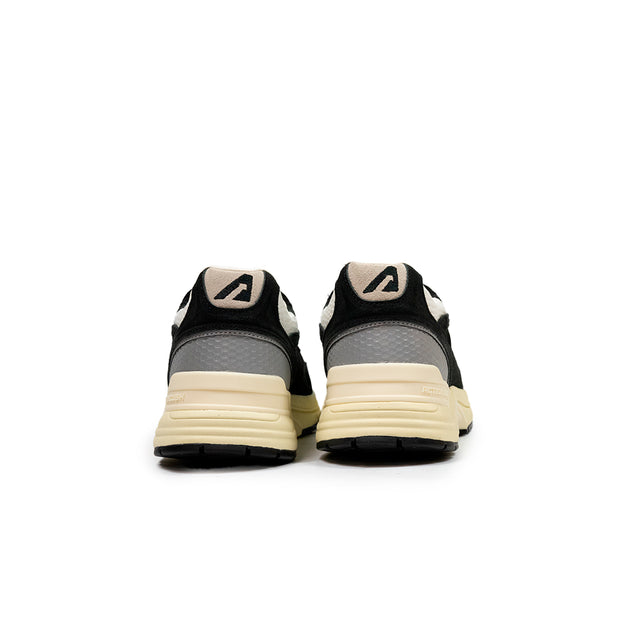 Sneaker Autry - HYPERWAY nero