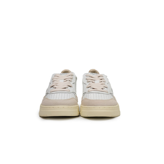 Sneaker Autry - MEDALIST LOW bianca e biscotto