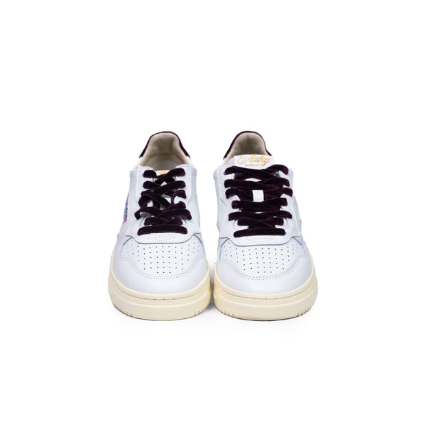 Sneakers Autry- medalist low woman in pelle bianca e velluto bordeaux