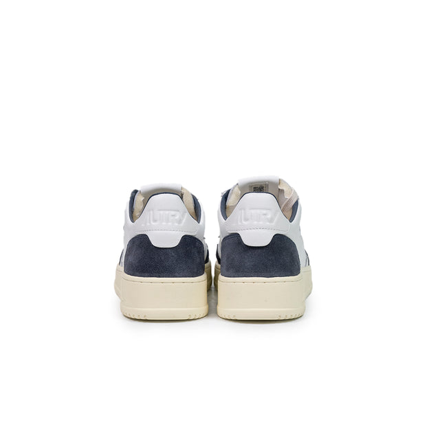 Sneakers Autry - medalist low man leather bianca e suede blu oceano