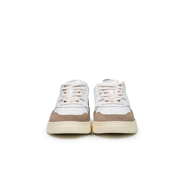 Sneakers Autry - medalist low man soft leather Bianca e suede marrone biscotto
