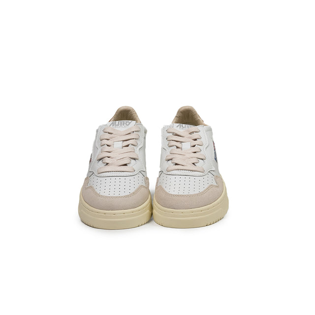 Sneaker Autry - MEDALIST LOW bianca e biscotto