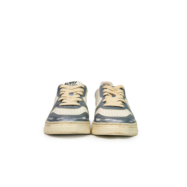 Sneaker Autry  - Super vintage low in pelle color bianco, denim e azzurro