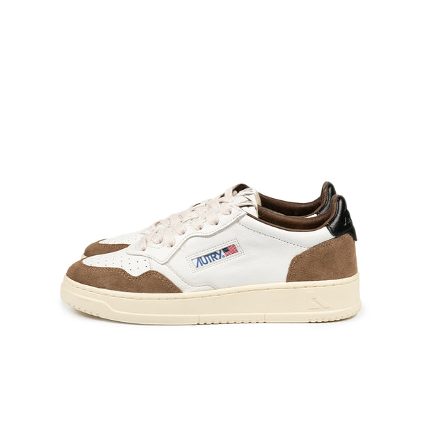 Sneakers Autry - Medalist Low camoscio e pelle (bianco e tabacco)