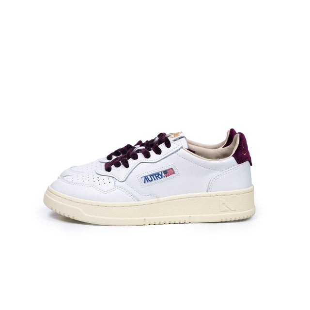 Sneakers Autry- medalist low woman in pelle bianca e velluto bordeaux