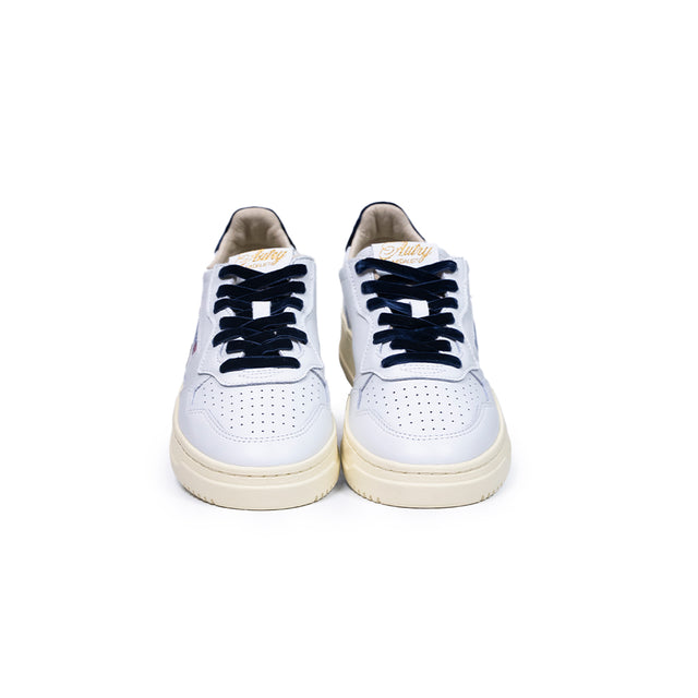 Sneakers Autry- medalist low woman in pelle bianca e velluto blu