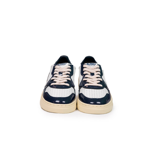 Sneaker Autry - Medialist low wom in vernice blu