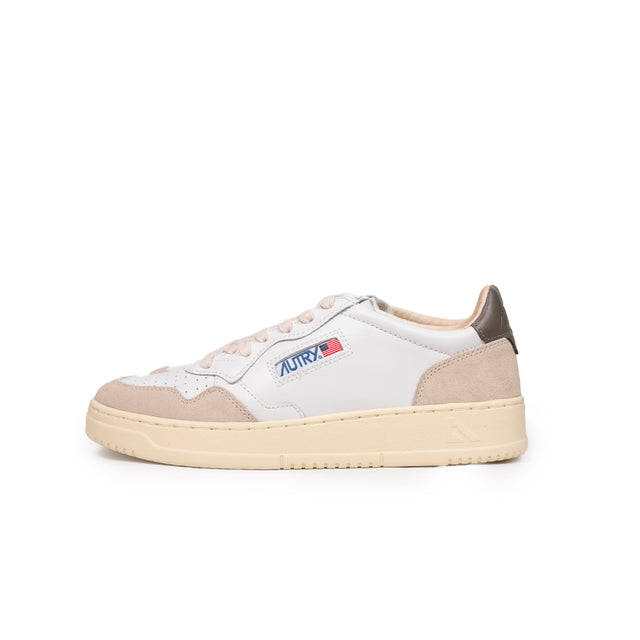 Sneaker Autry - Medialist low in pelle e suede beige e fango
