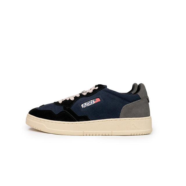 Sneaker Autry - Medialist low total suede tricolore. (blu, nere e grigie)