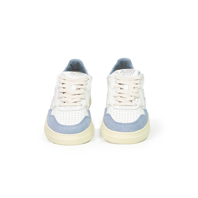 Sneakers Autry - Medalist Low won goat suede wht/street bicolore bianco e azzurro