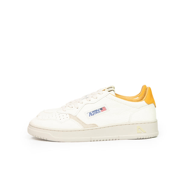 Sneaker Autry - Medalist low man suede bianco e senape