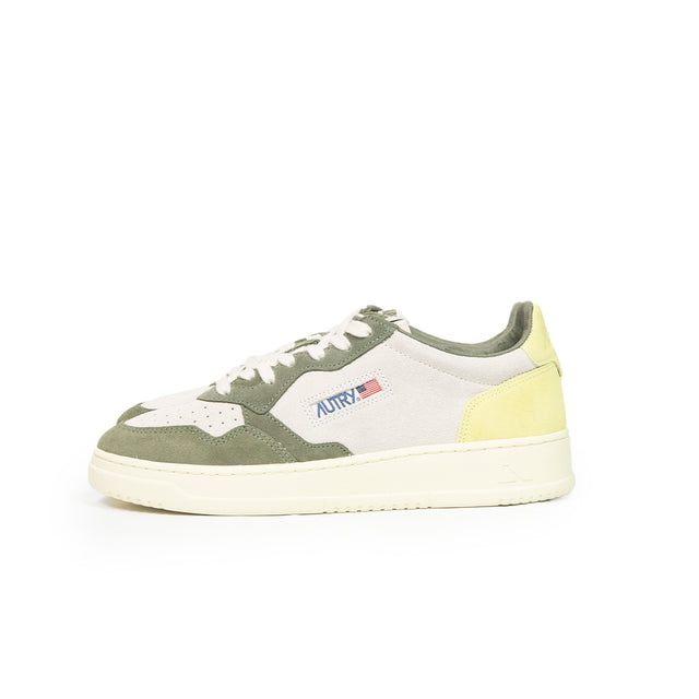 Sneaker Autry - Medalist low man tic suede bianco, verde militare e giallo fluo