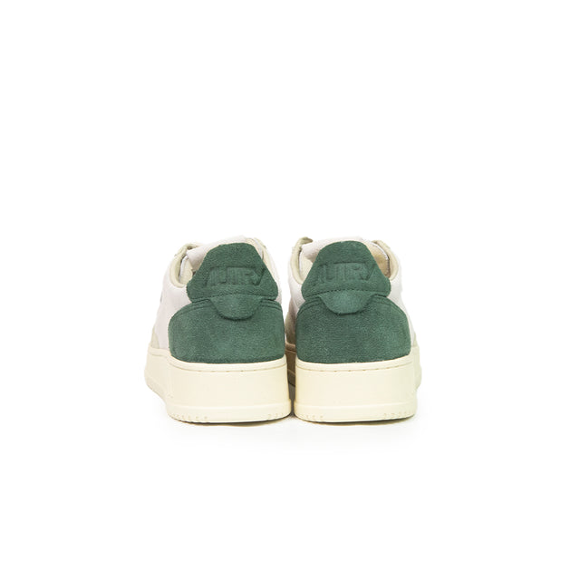 Sneaker Autry - Medalist low man tric suede bianco, verdino e verde inglese