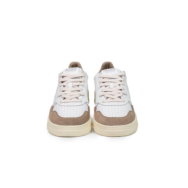 Sneakers Autry - medalist low man soft leather Bianca e suede marrone biscotto