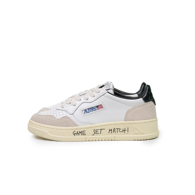 Sneakers Autry - medalist low wom in suede e pelle bianca e nera con lettering