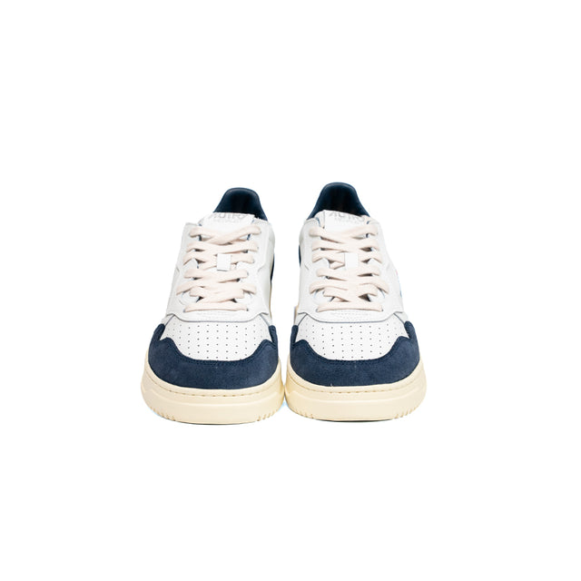 Sneakers Autry- medalist low man soft leather Bianca e suede blu avio