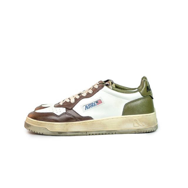 Sneakers Autry - Medalist Leather Low (bianco e verde oliva)