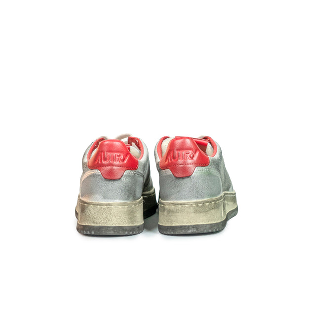 Sneakers Autry - Medalist Super Vintage Low in Suede Laminato (argento e rosso)